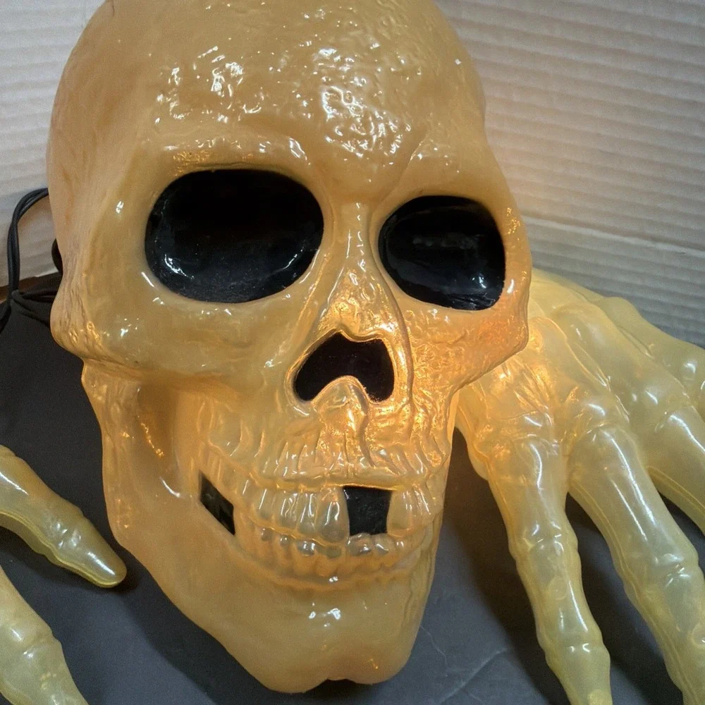 Skull Skeleton Hand Light Up Ground Breaker Halloween Decoration Scary Blow Mold